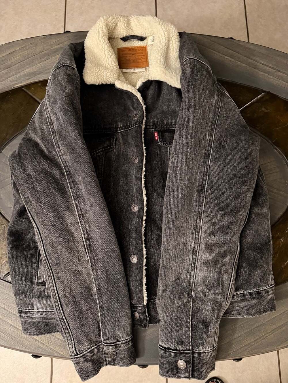 Levi's Men's Vintage Fit Sherpa Trucker Jacket Win And Destroy Small 791290010 - Picture 1 of 10